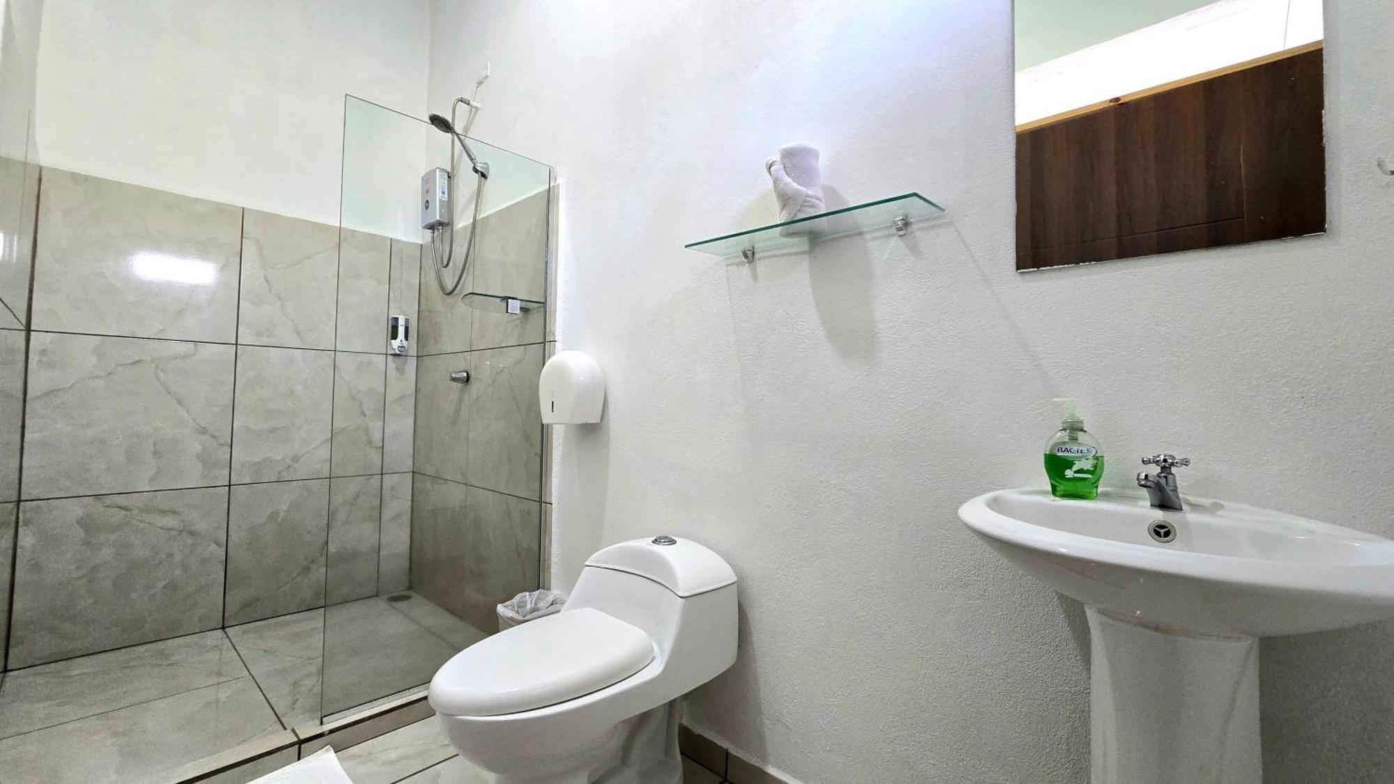 Cattleya Family Hotel Monteverde Ngoại thất bức ảnh